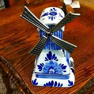 Delft blue windmill